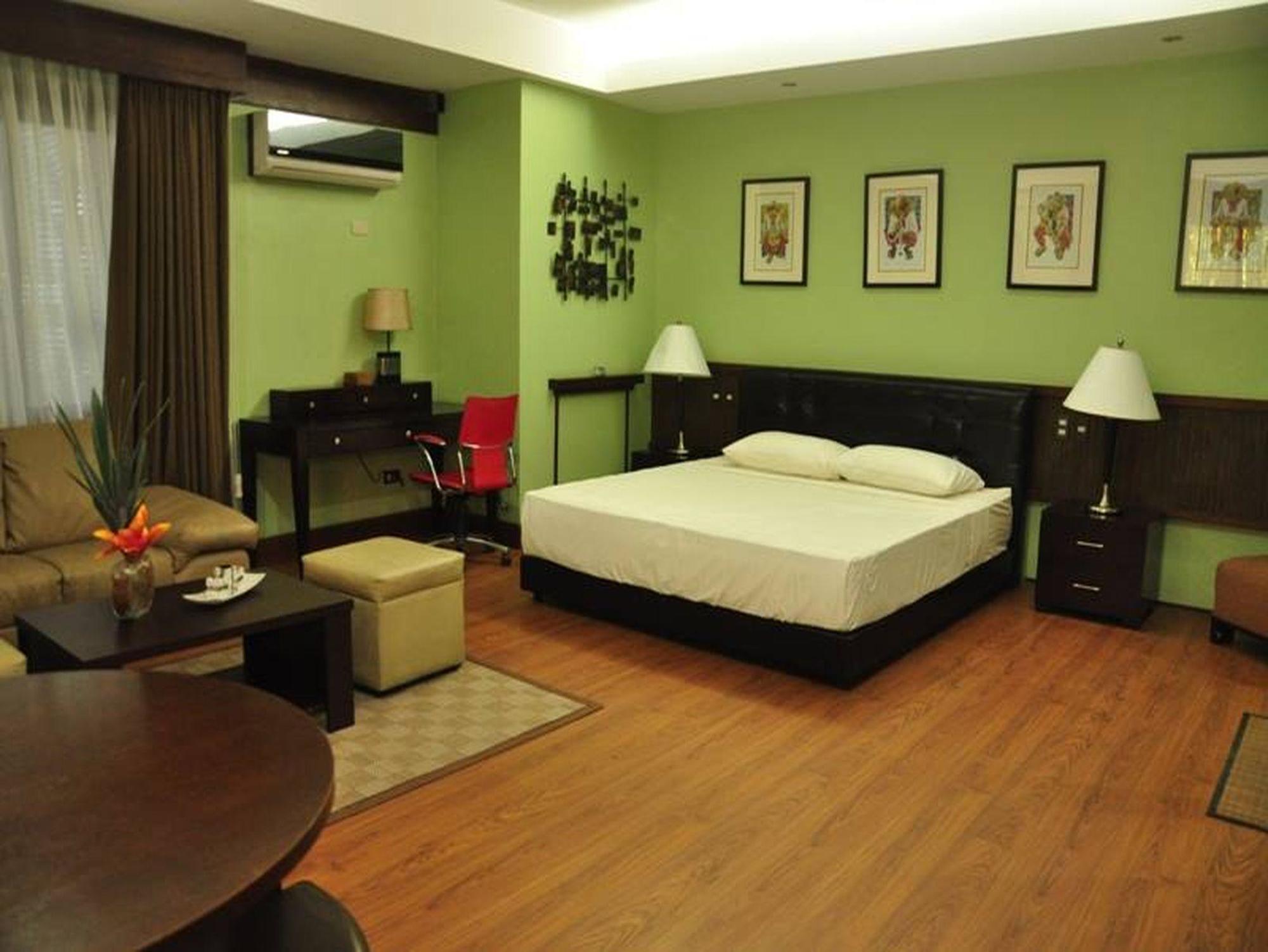 กาซา เวร์เด บูทิก โฮเต็ล แอนด์ การ์เดน Hotel Imus ภายนอก รูปภาพ