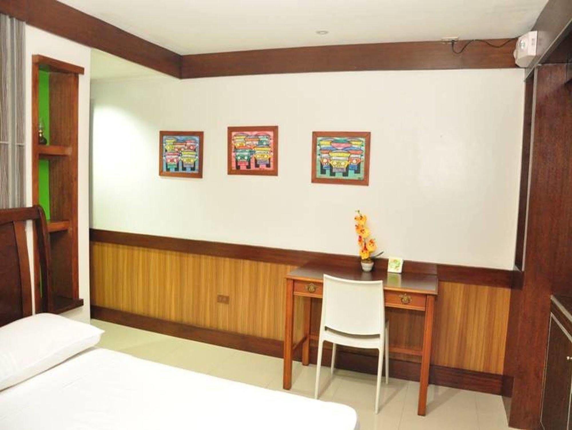 กาซา เวร์เด บูทิก โฮเต็ล แอนด์ การ์เดน Hotel Imus ภายนอก รูปภาพ
